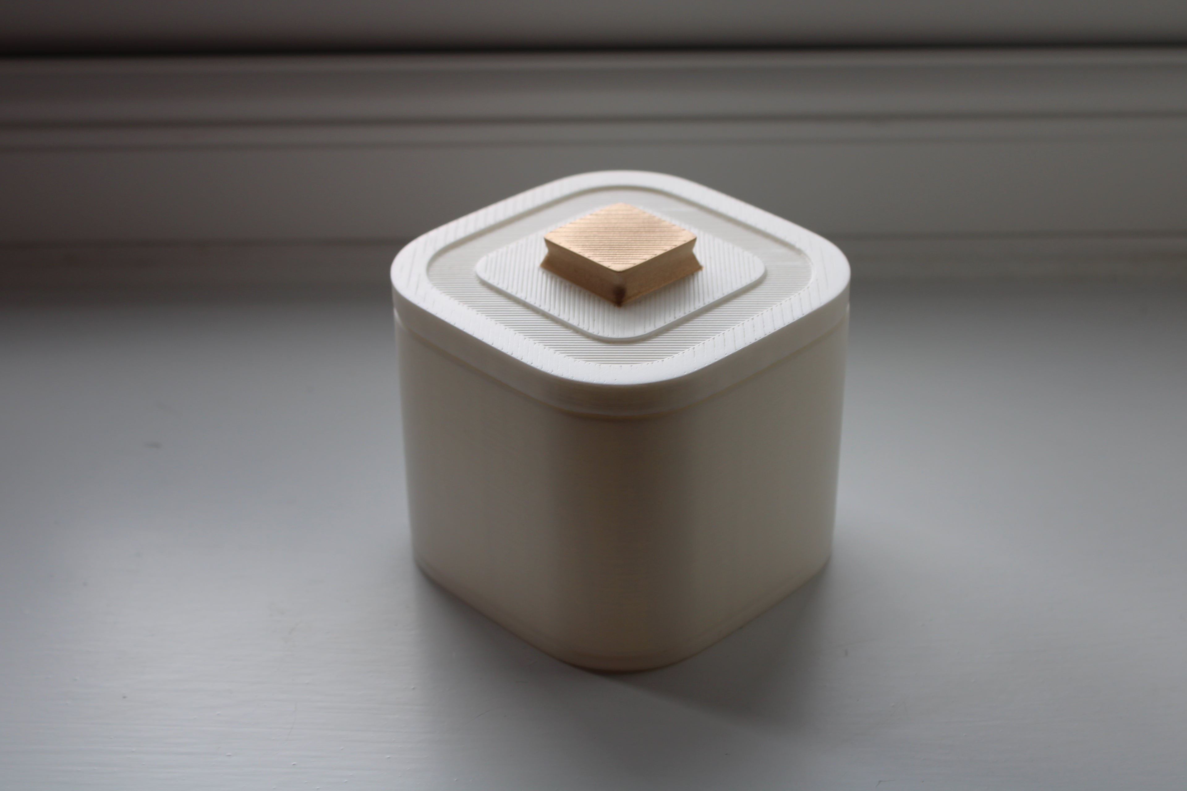 Small Versatile Storage Container Light White And Gold